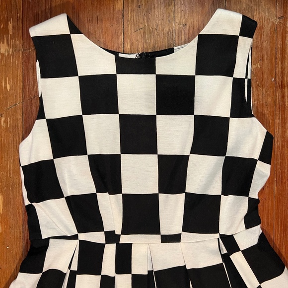 NWOT Esley Sleeveless Pleated Black & White Checkerboard Mini Dress-Large (M/L) - Picture 6 of 9
